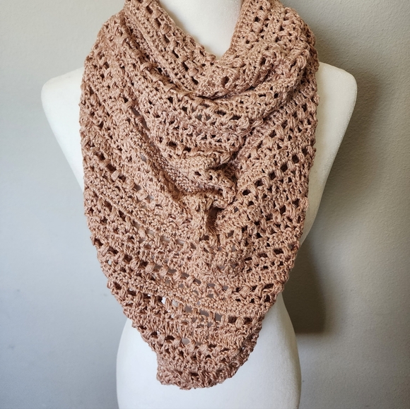 Beautiful Handmade Crocheted Wrap - Picture 6 of 6